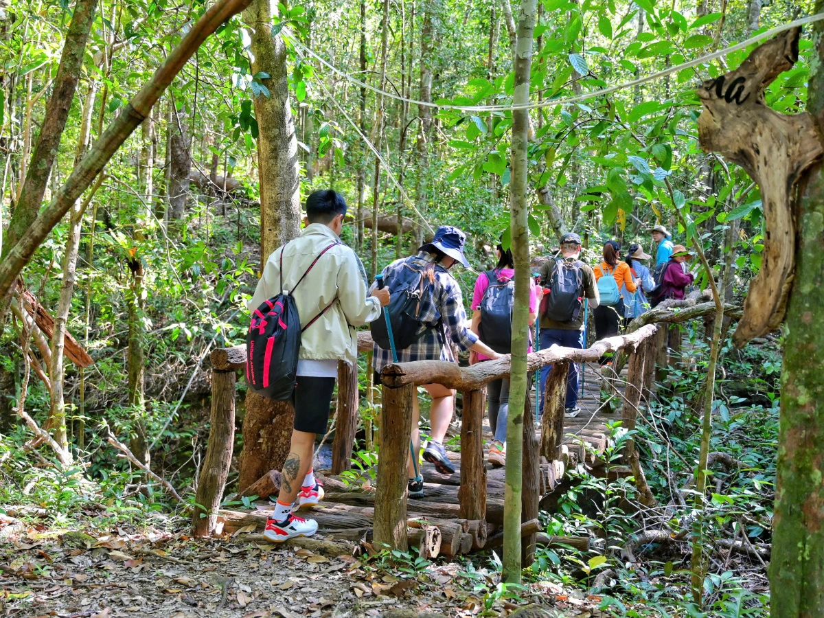 Bac Giang Trek 2 Days An Lac, Khe Ro Forest